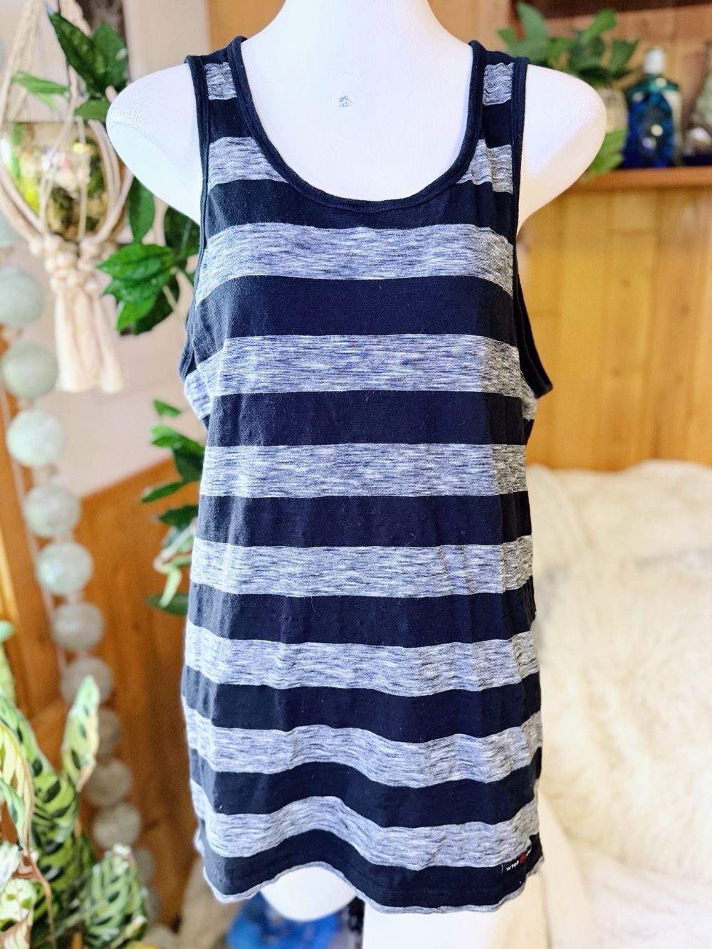 WTO2 New York Premium Evolution Striped Tank Top Boy’s XL Black & Gray EuC